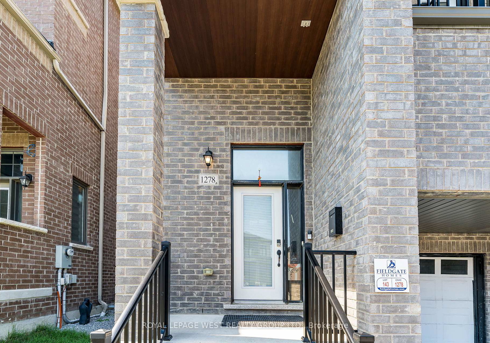 1278-aquarius-trail-pickering-ontario-e13653118