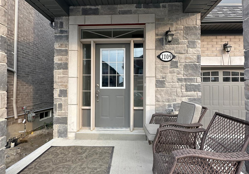 1109-skyridge-boulevard-pickering-ontario-e13653216