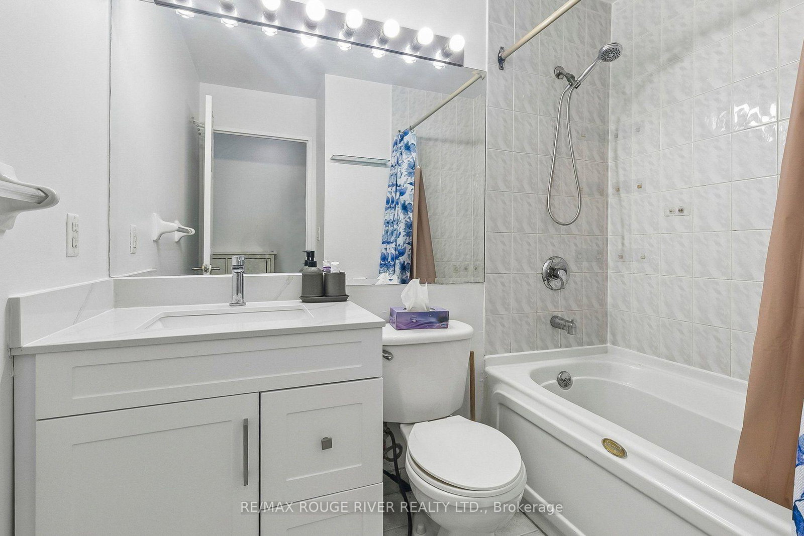 1-lee-centre-drive-toronto-scarborough-ontario-e13654000