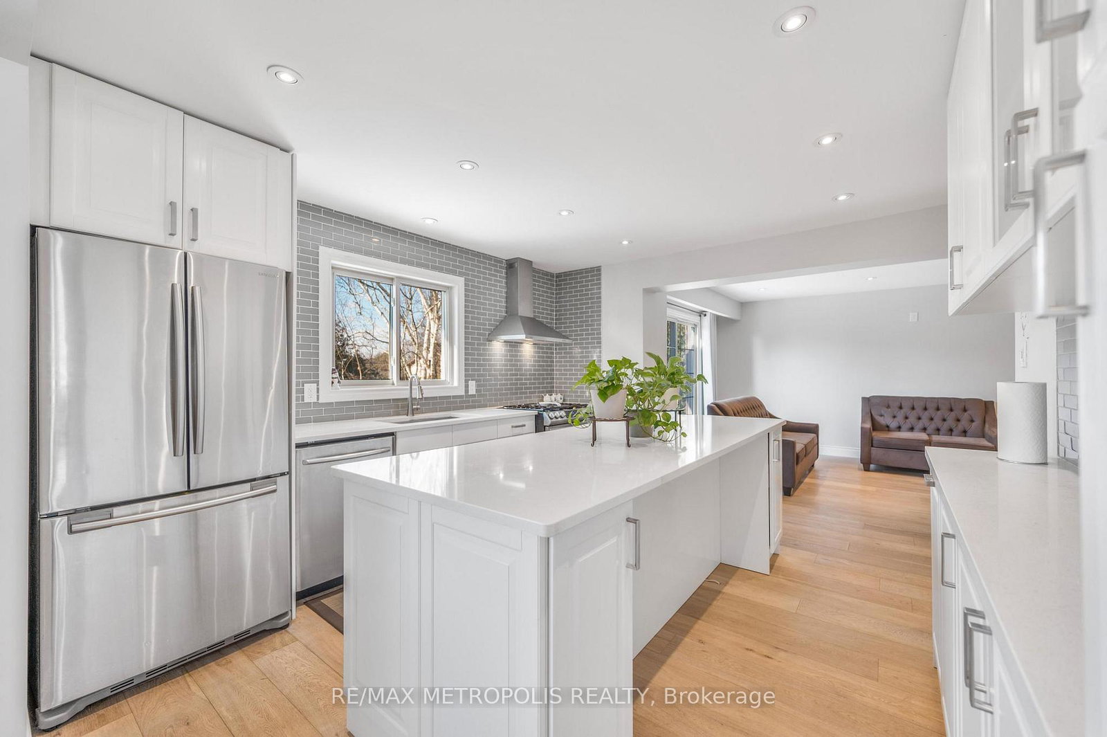 57-calder-crescent-whitby-ontario-e13654380