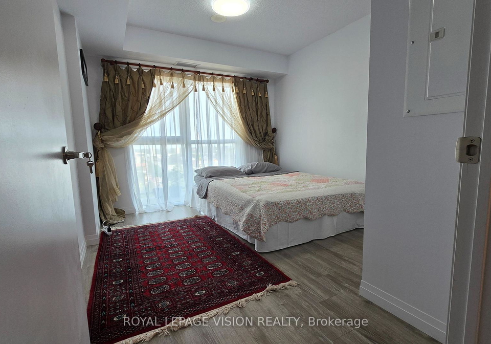 2150-lawrence-avenue-e-toronto-scarborough-ontario-e13654384