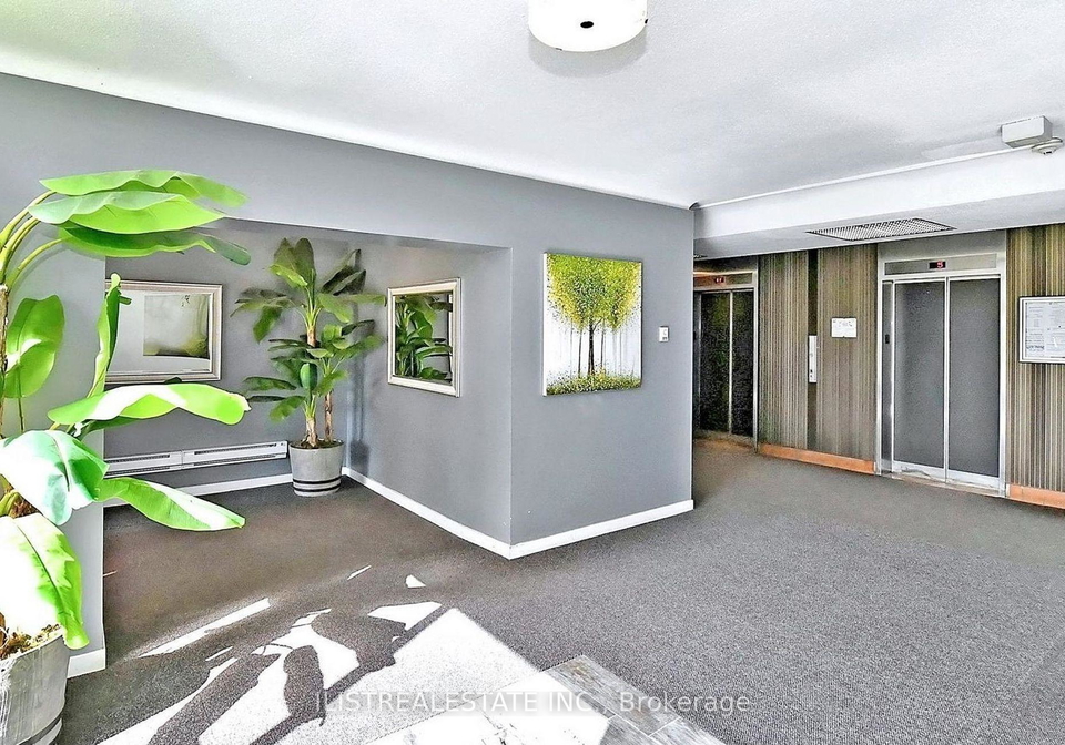 5-massey-square-toronto-east-york-ontario-e13655116