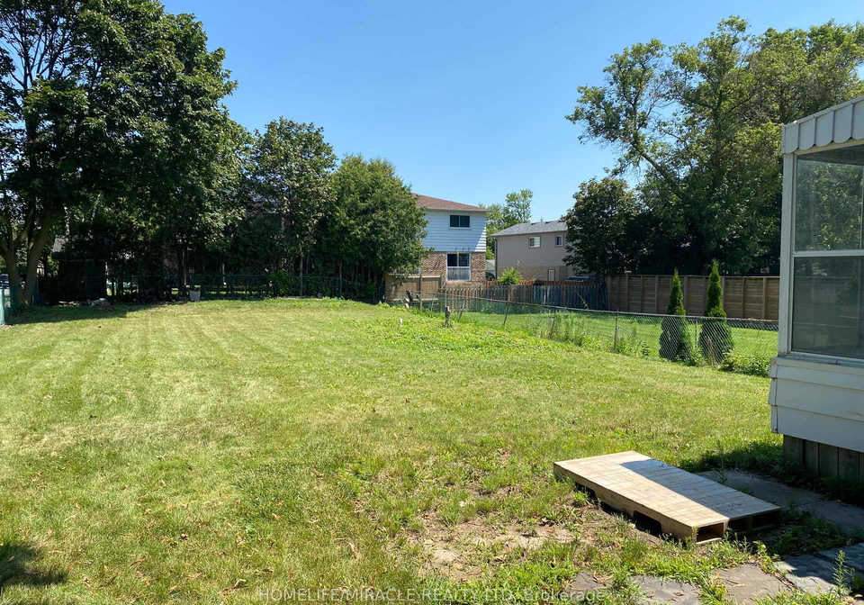 289-livingston-road-toronto-scarborough-ontario-e13655286