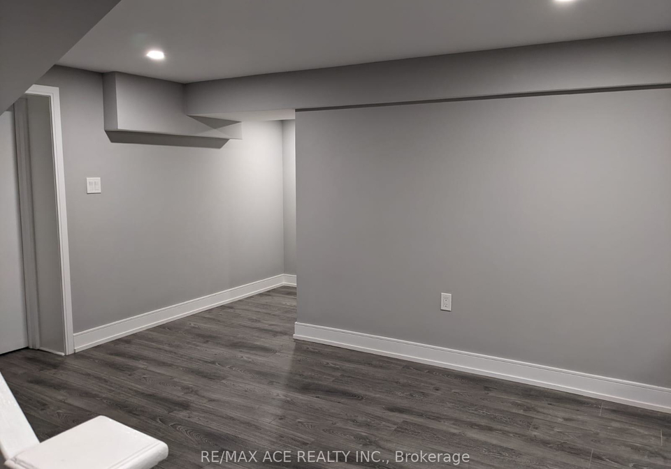 18-mackinac-crescent-toronto-scarborough-ontario-e13655556