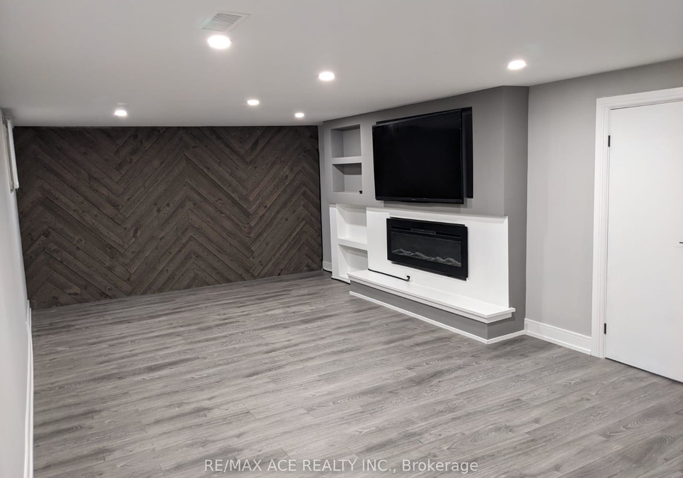 18-mackinac-crescent-toronto-scarborough-ontario-e13655556