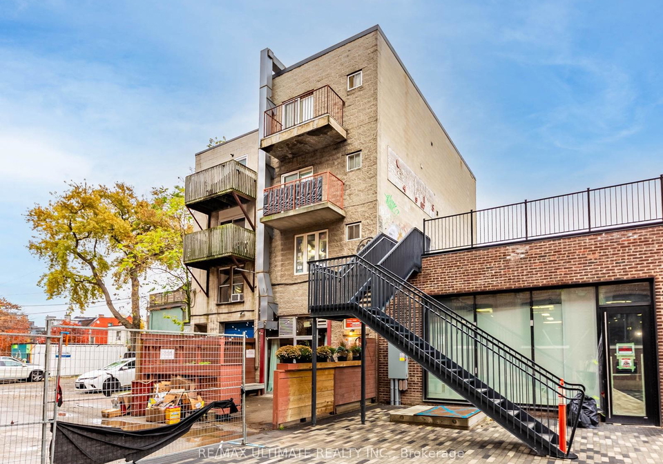 996-queen-street-e-toronto-toronto-ontario-e13655624