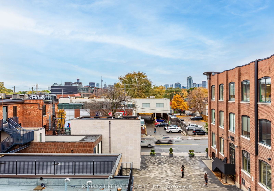 996-queen-street-e-toronto-toronto-ontario-e13655624