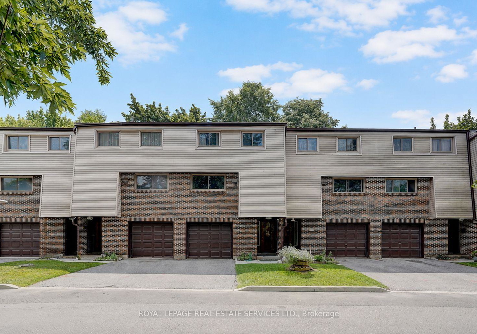 2020-pharmacy-avenue-toronto-scarborough-ontario-e13656270