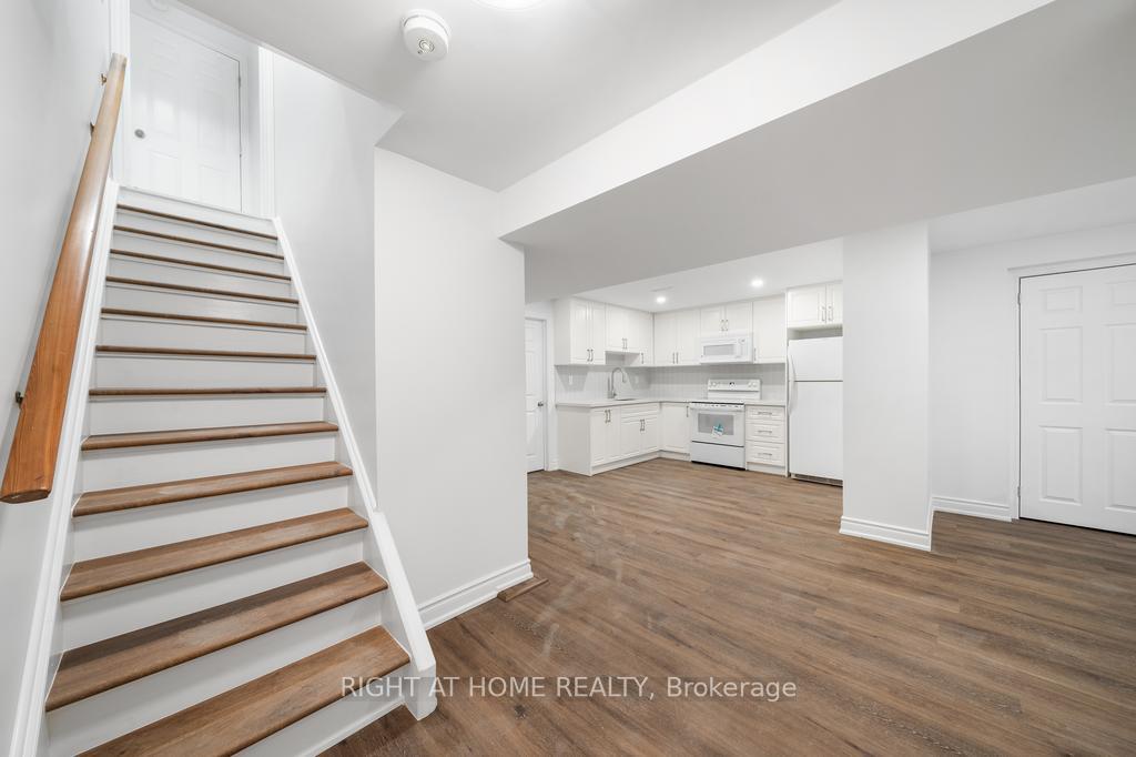 582-carlyle-court-oshawa-ontario-e13658374