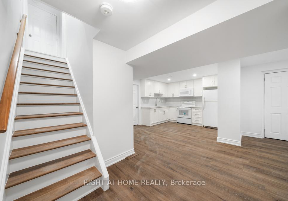 582-carlyle-court-oshawa-ontario-e13658374