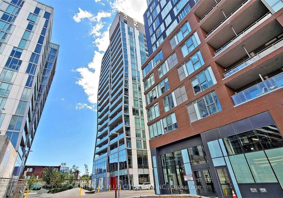 15-baseball-place-toronto-toronto-ontario-e13658760