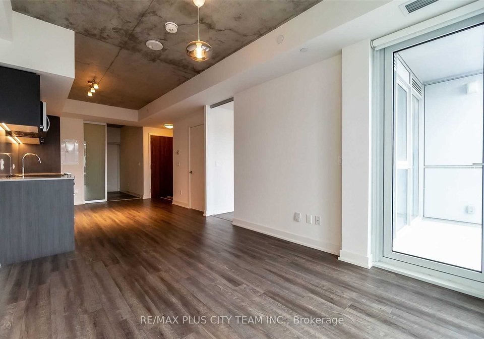 15-baseball-place-toronto-toronto-ontario-e13658760