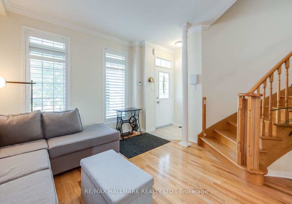 15-whistle-post-street-toronto-toronto-ontario-e13659094