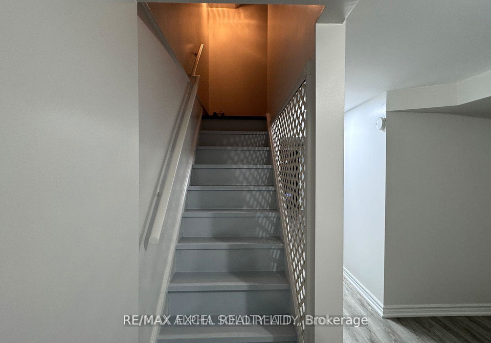 38-saintsbury-square-toronto-scarborough-ontario-e13659846