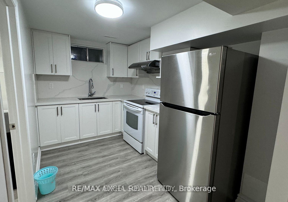 38-saintsbury-square-toronto-scarborough-ontario-e13659846