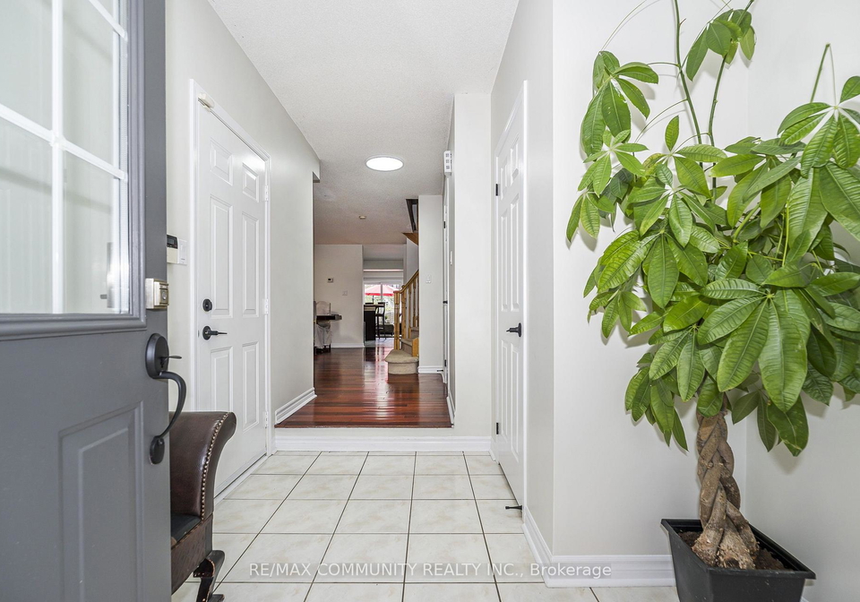 1597-avonmore-square-pickering-ontario-e13660030