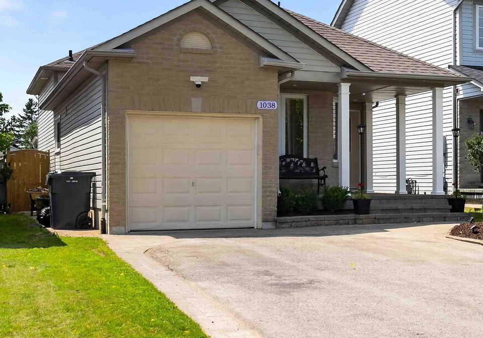 1038-grandlea-court-oshawa-ontario-e13662820
