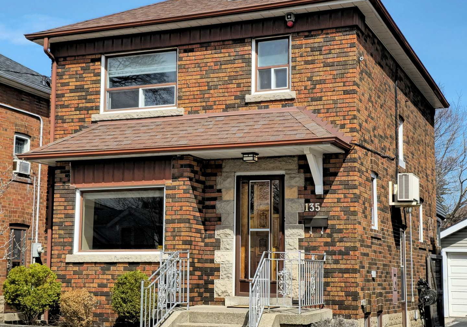 135-cadorna-avenue-toronto-east-york-ontario-e13663394