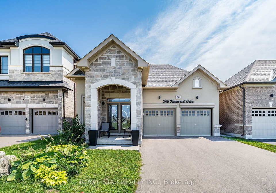 249-fleetwood-drive-oshawa-ontario-e13663564