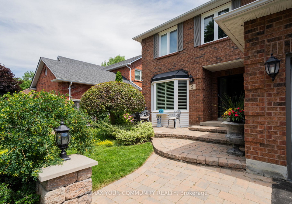 5-carriage-lane-clarington-ontario-e13664284