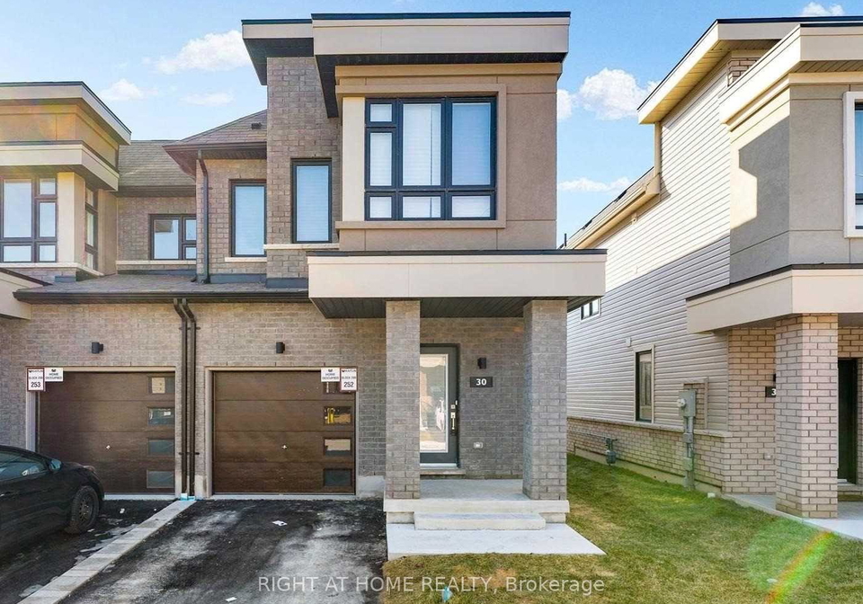 30-caspian-square-clarington-ontario-e13664352