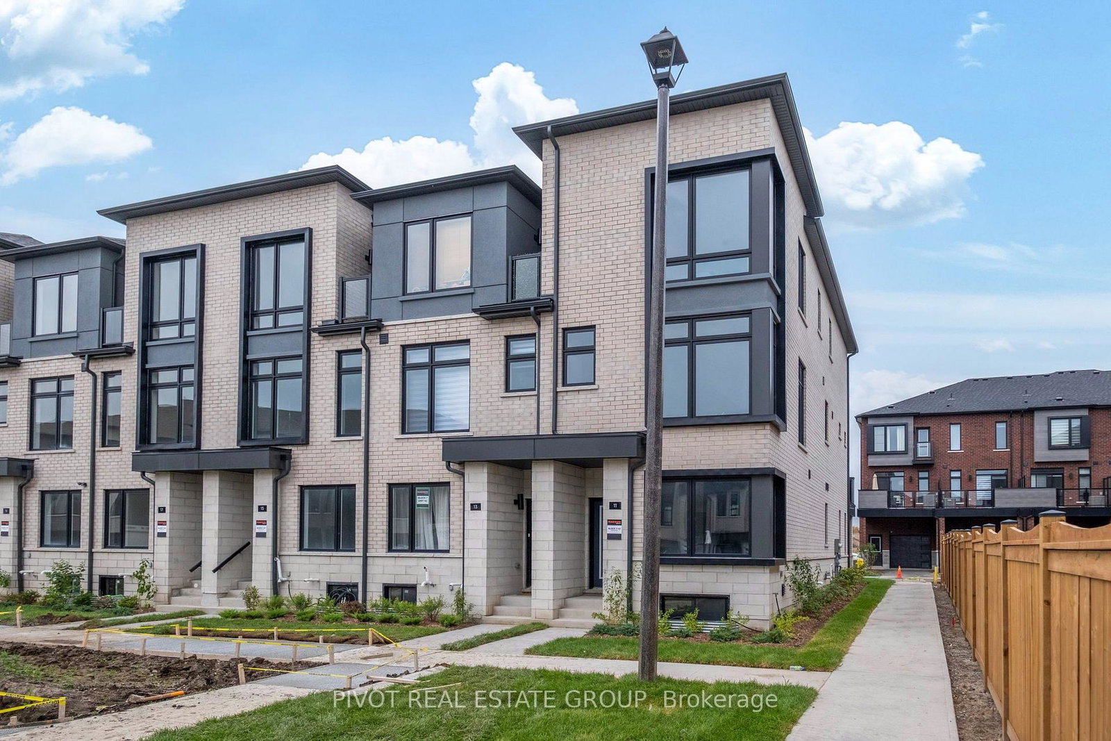 11-pluto-way-whitby-ontario-e13664458