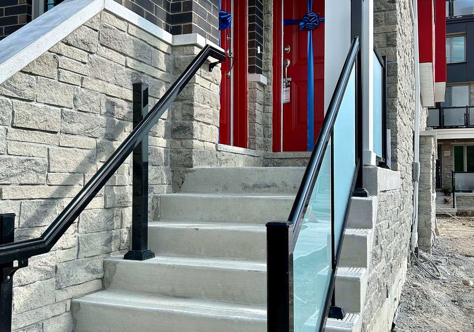 1034-reflection-place-pickering-ontario-e13664524