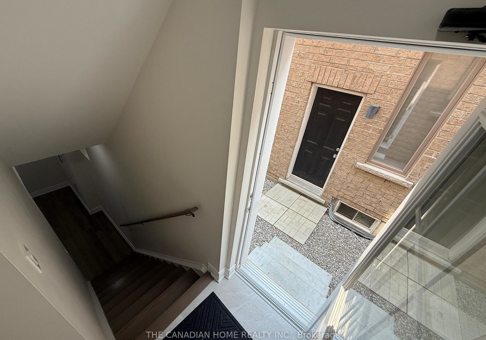 84-christine-elliott-avenue-n-whitby-ontario-e13664684
