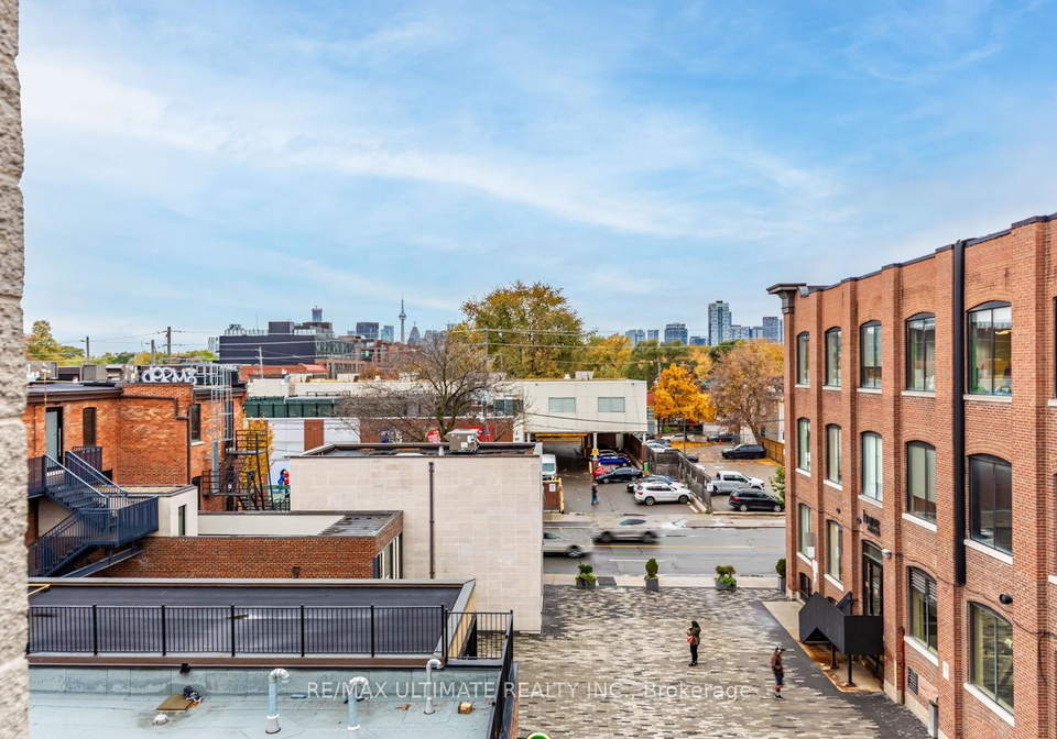 996-queen-street-e-toronto-toronto-ontario-e13664730