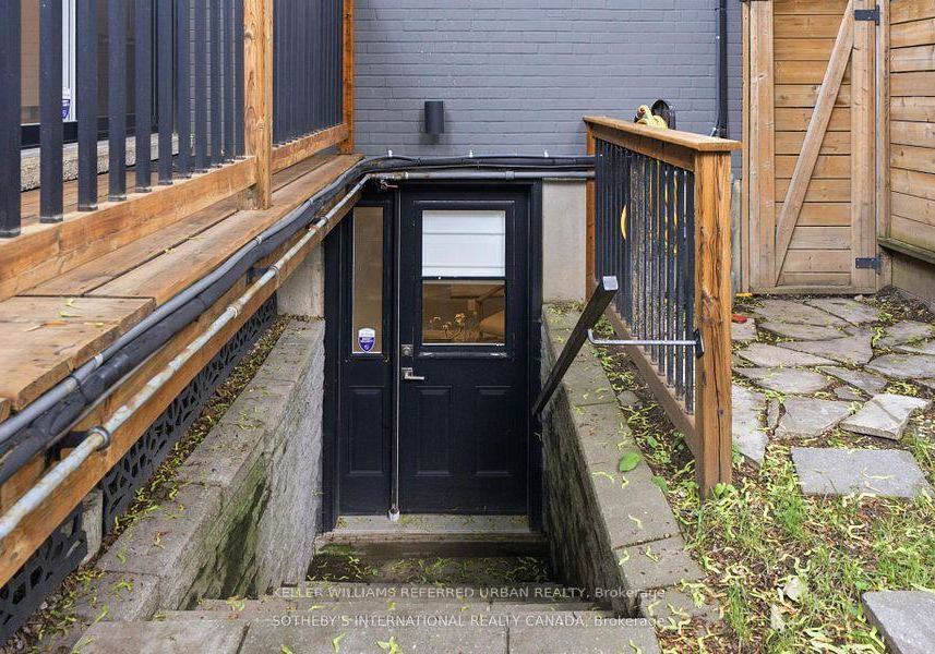 32-eaton-avenue-toronto-east-york-ontario-e13664856