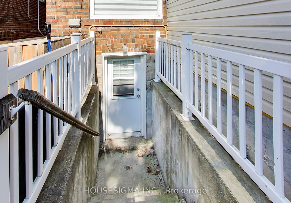 152-linsmore-crescent-toronto-east-york-ontario-e13665312