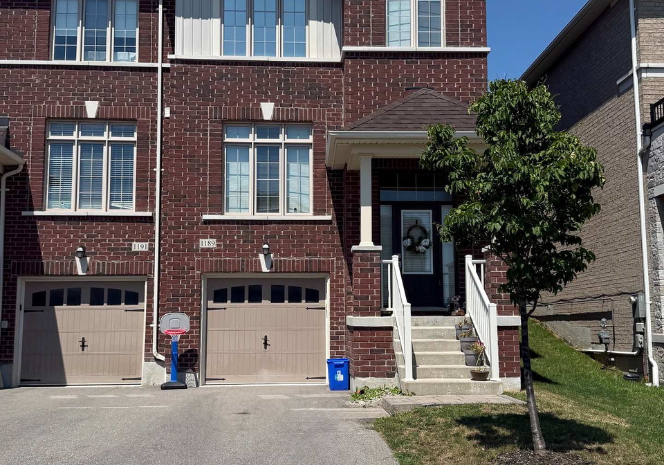 1189-cactus-crescent-pickering-ontario-e13665336