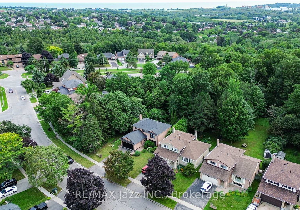 262-athabasca-street-oshawa-ontario-e13665536