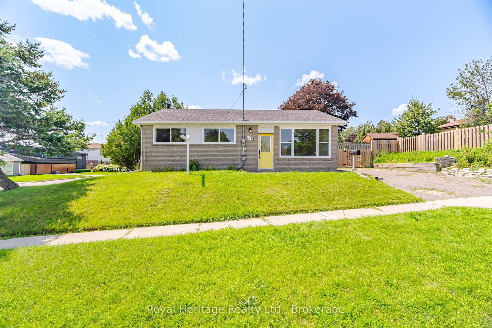 1546-lakemount-street-oshawa-ontario-e13666314