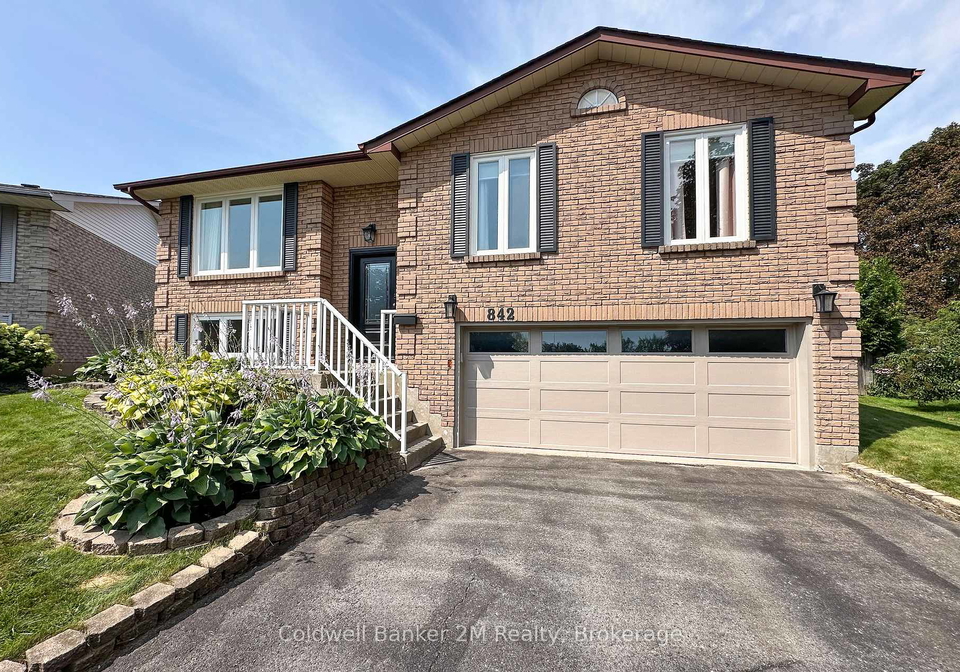 842-saint-anne-court-oshawa-ontario-e13666402