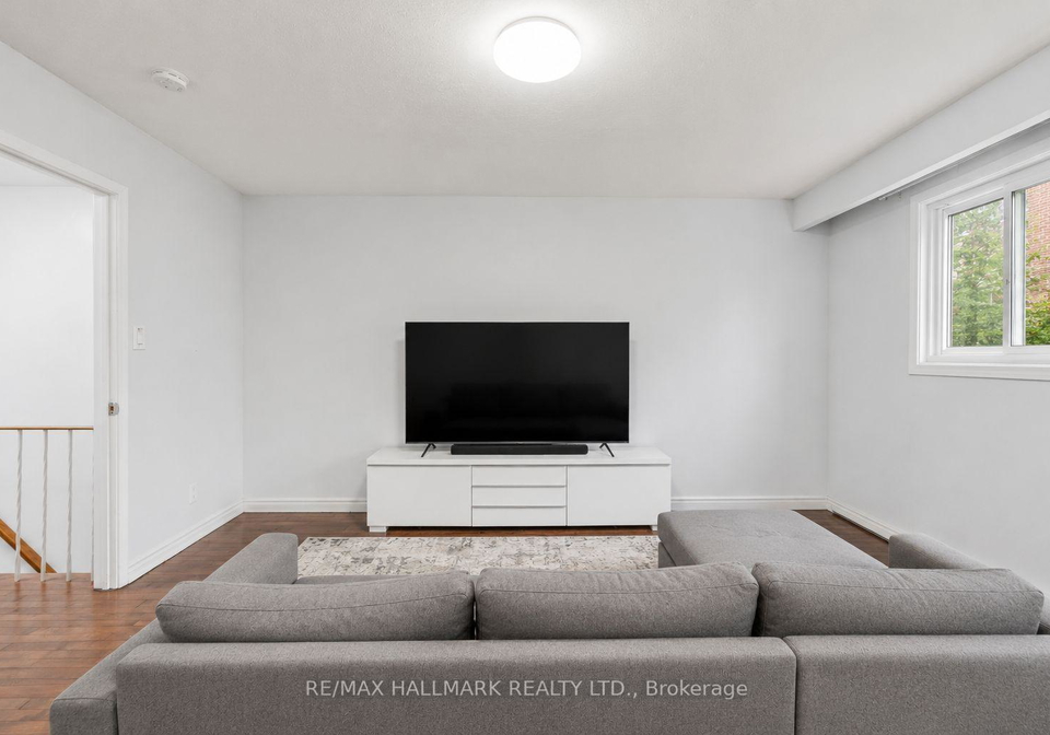 82-halsey-avenue-toronto-east-york-ontario-e13666426