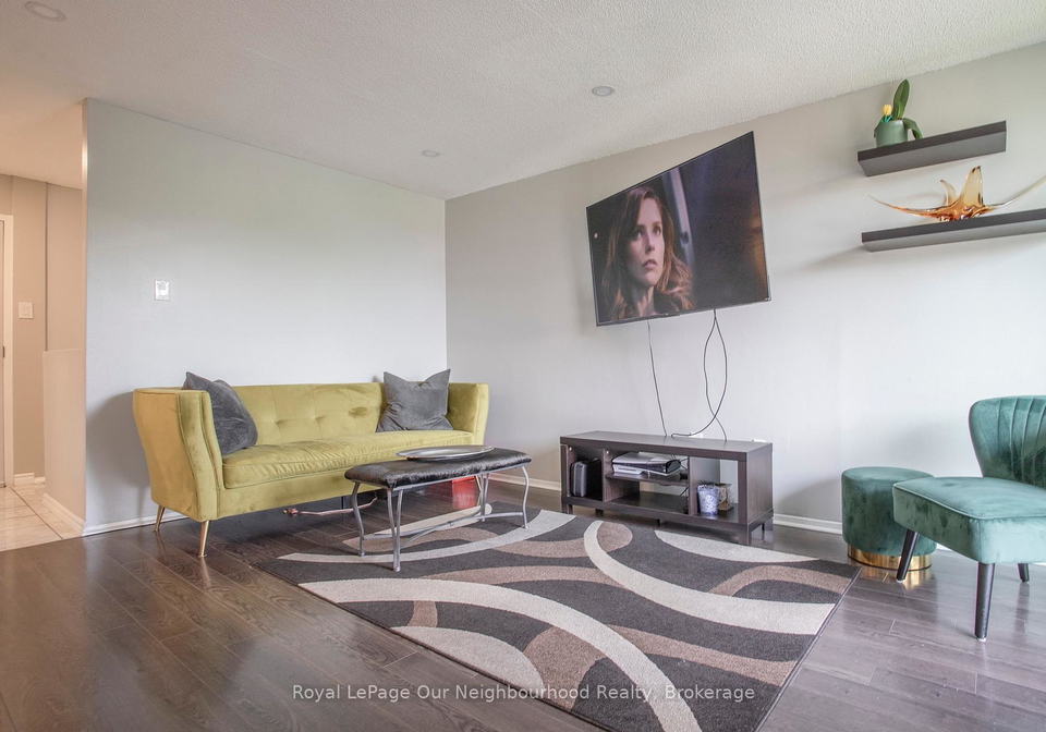 4064-lawrence-avenue-e-toronto-scarborough-ontario-e13666454
