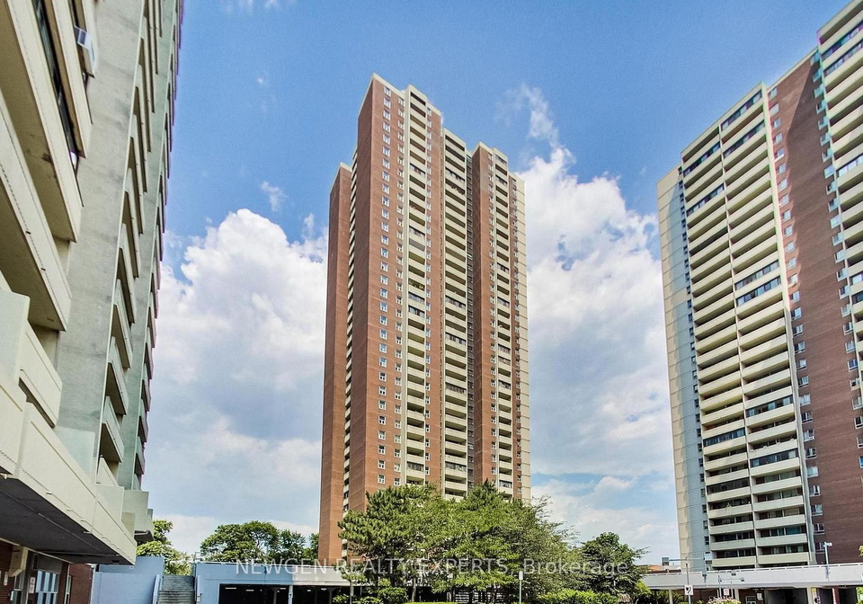 3-massey-square-toronto-east-york-ontario-e13667566