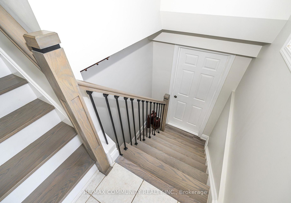 1606-whitestone-drive-oshawa-ontario-e13667738