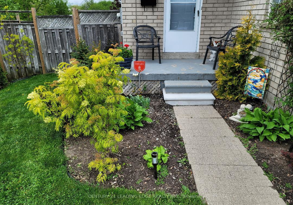 1566-fieldgate-drive-oshawa-ontario-e13667942