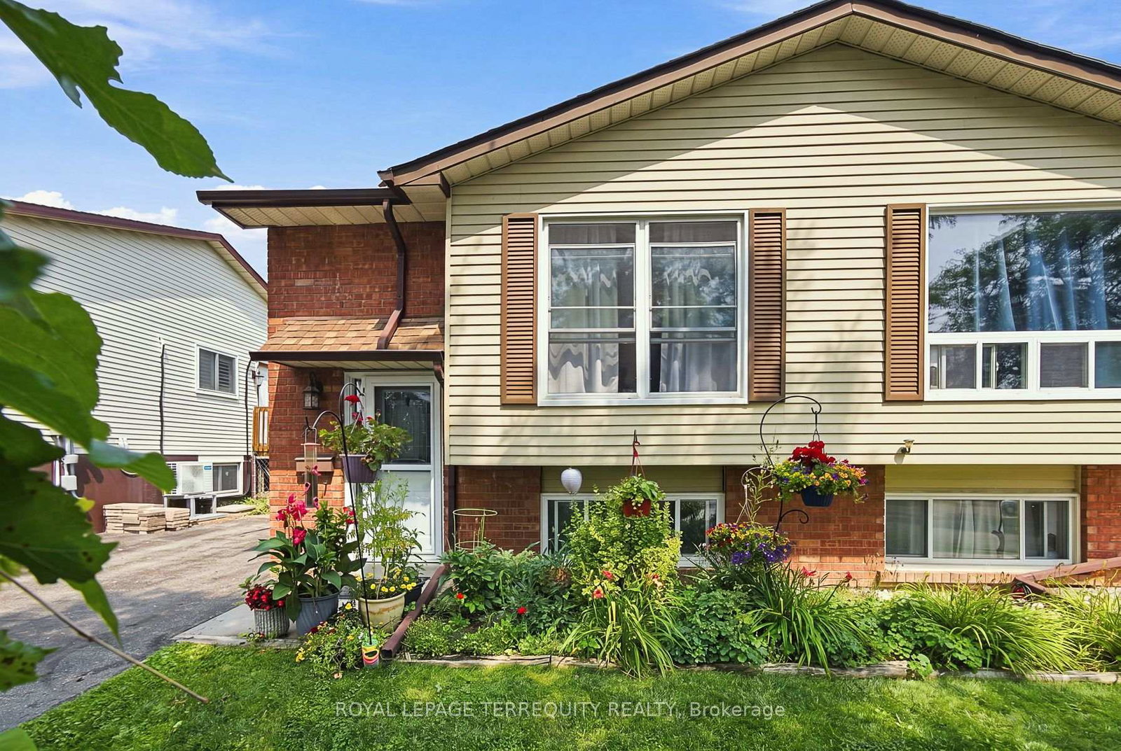 224-medina-court-oshawa-ontario-e13668112