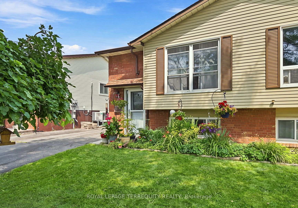 224-medina-court-oshawa-ontario-e13668112
