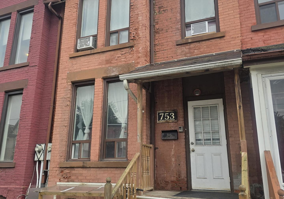 753-gerrard-street-e-toronto-toronto-ontario-e13668142