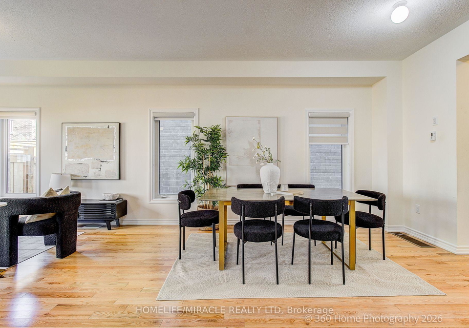 2528-athena-path-pickering-ontario-e13668158