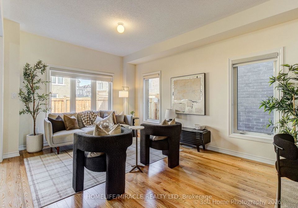 2528-athena-path-pickering-ontario-e13668158
