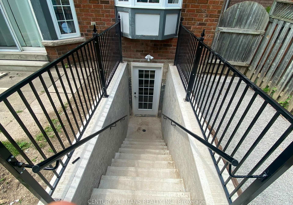 165-elizabeth-street-ajax-ontario-e13668382