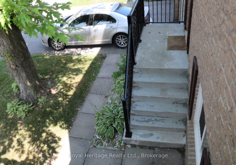 320-blackthorn-street-oshawa-ontario-e13668690