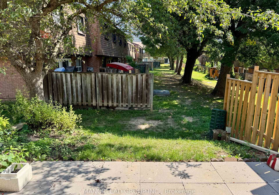 121-lamoreaux-drive-toronto-scarborough-ontario-e13669526