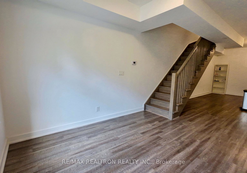 20-echo-point-toronto-scarborough-ontario-e13670050