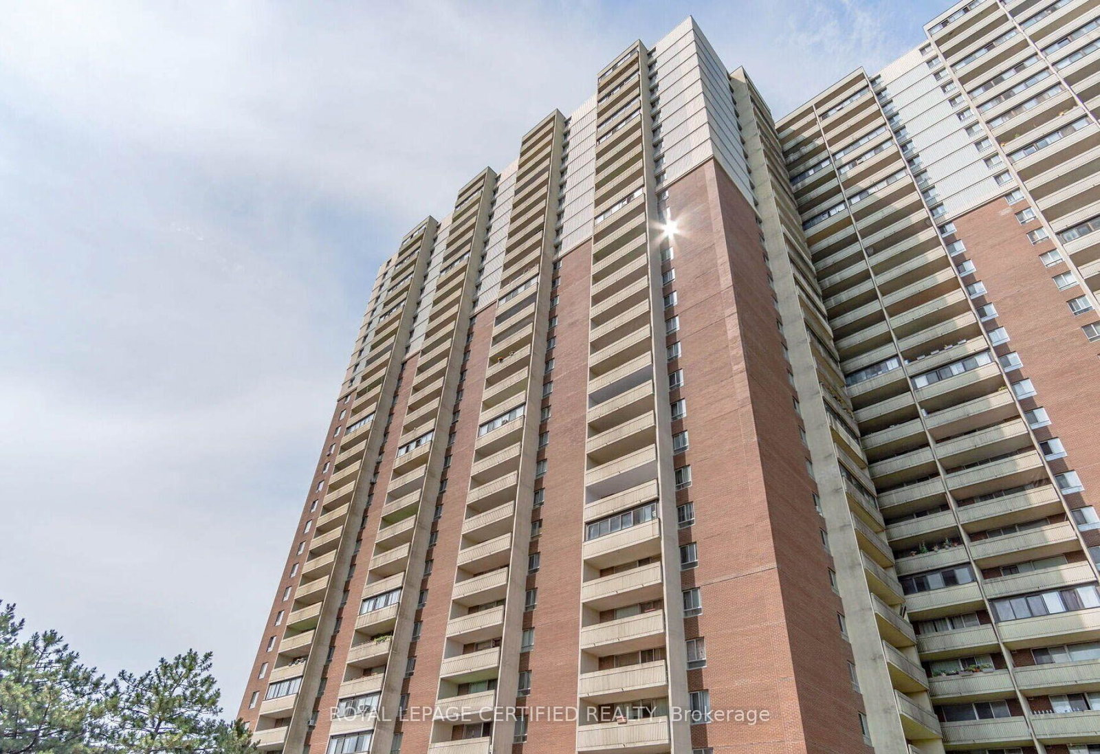 1-massey-square-toronto-east-york-ontario-e13670474